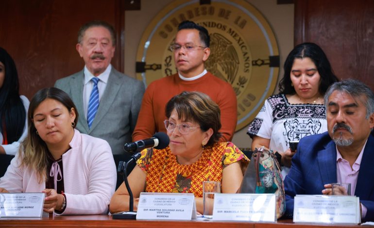 Manifestantes impiden sesión en el Congreso CDMX, Morena acusa a panistas