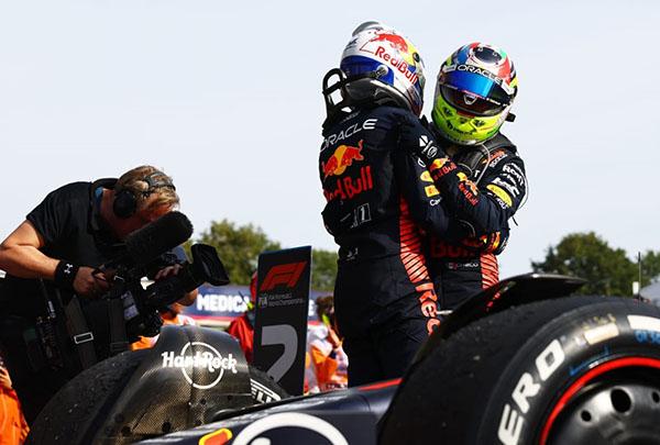 Max y Checo, sexto 1 y 2 en la temporada con el doblete en el GP de Italia